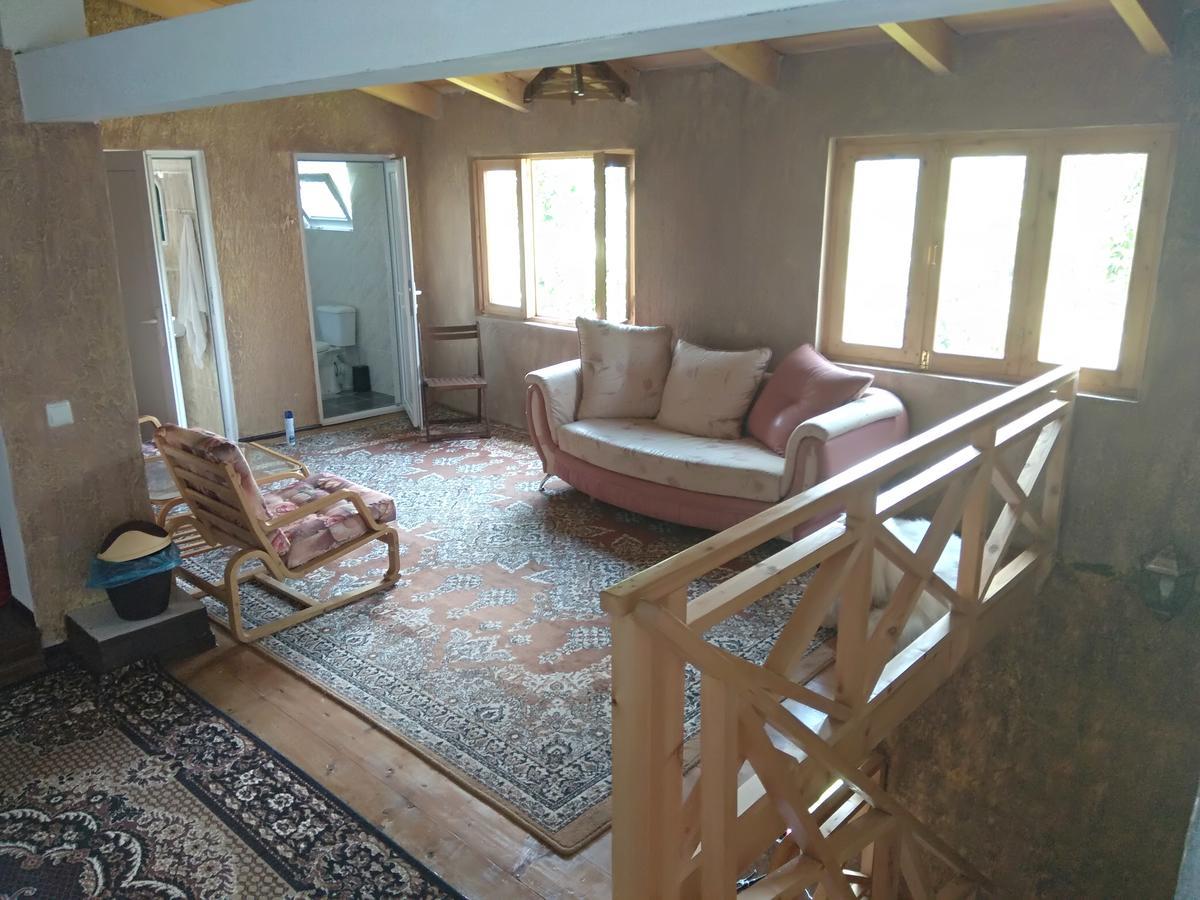 Laila Guest House メスティア エクステリア 写真