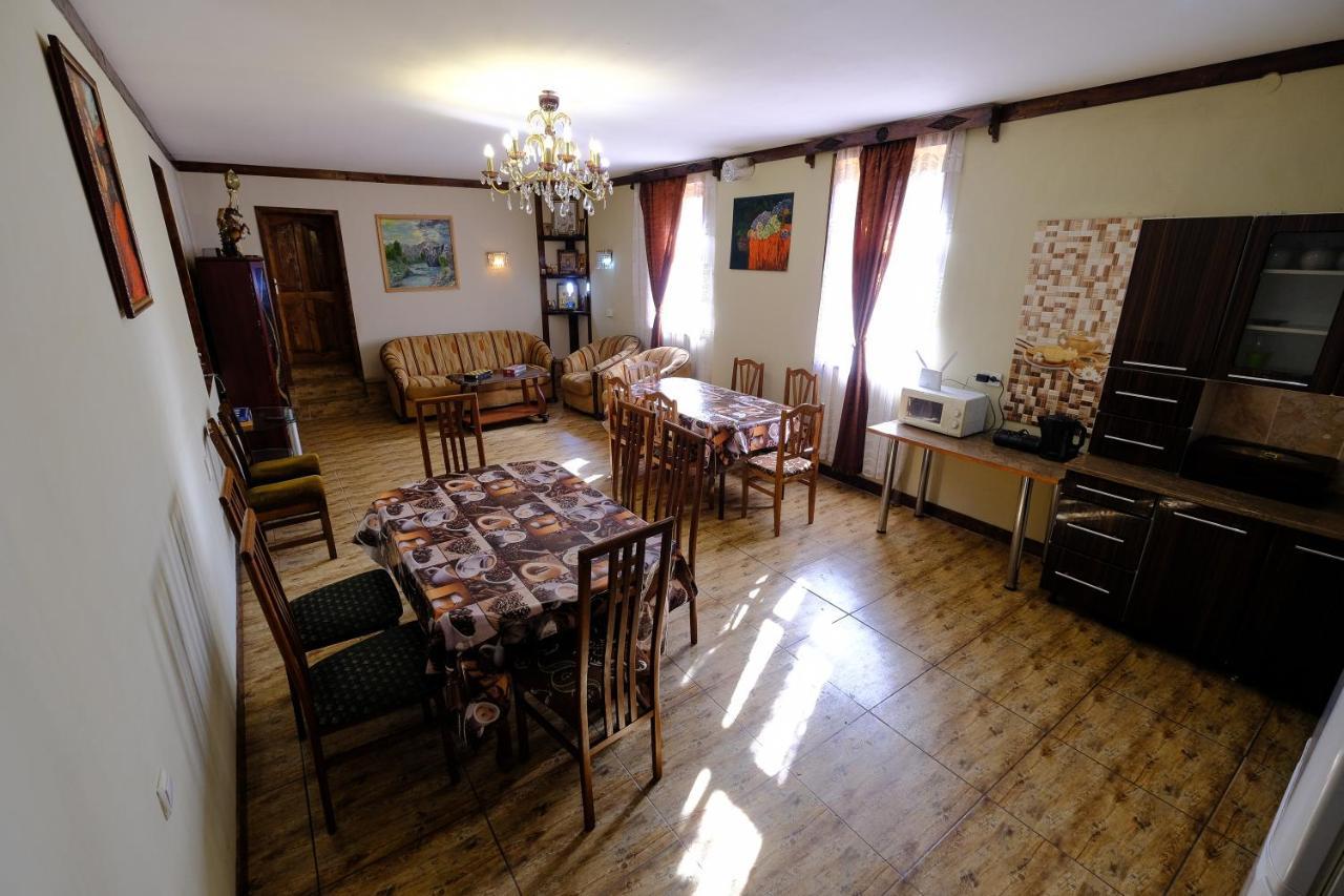 Laila Guest House メスティア エクステリア 写真