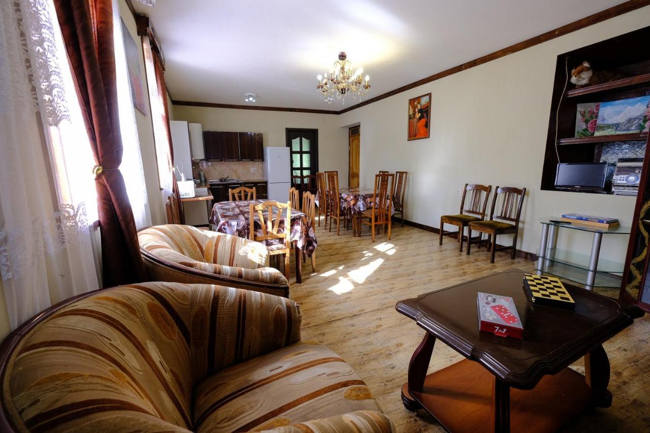 Laila Guest House メスティア エクステリア 写真